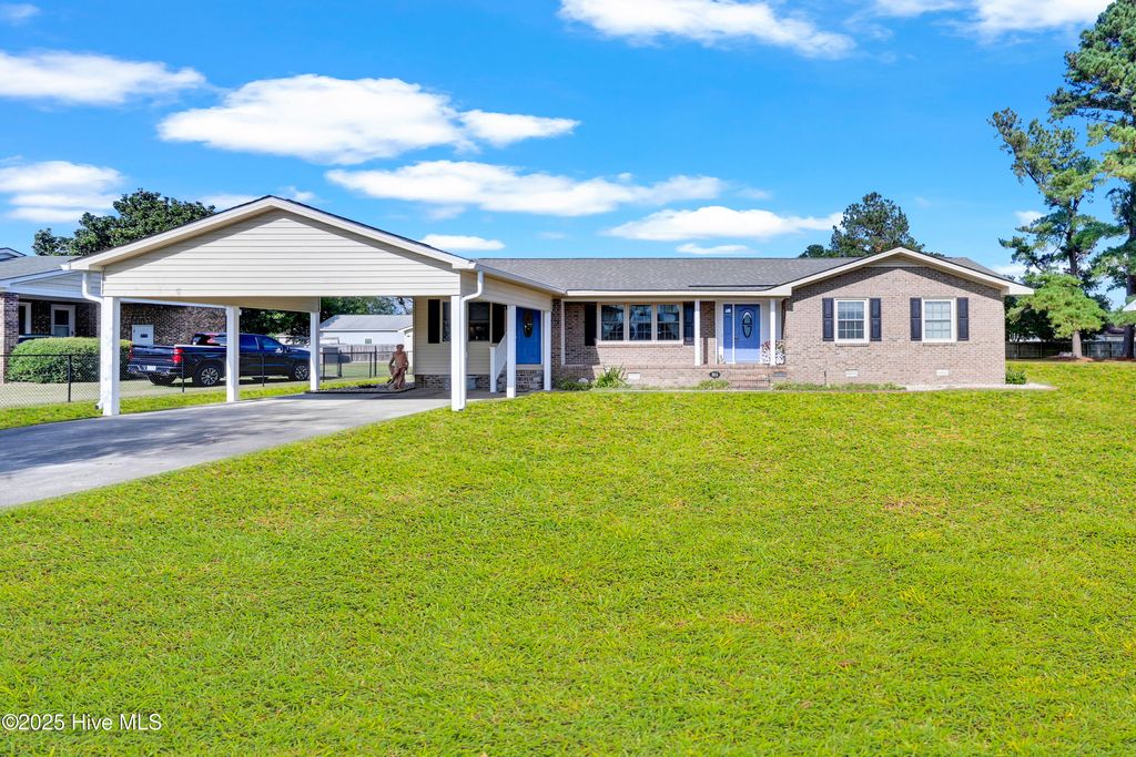 Photo of 303 Pine Lane, Washington, NC 27889 (MLS # 100532595)