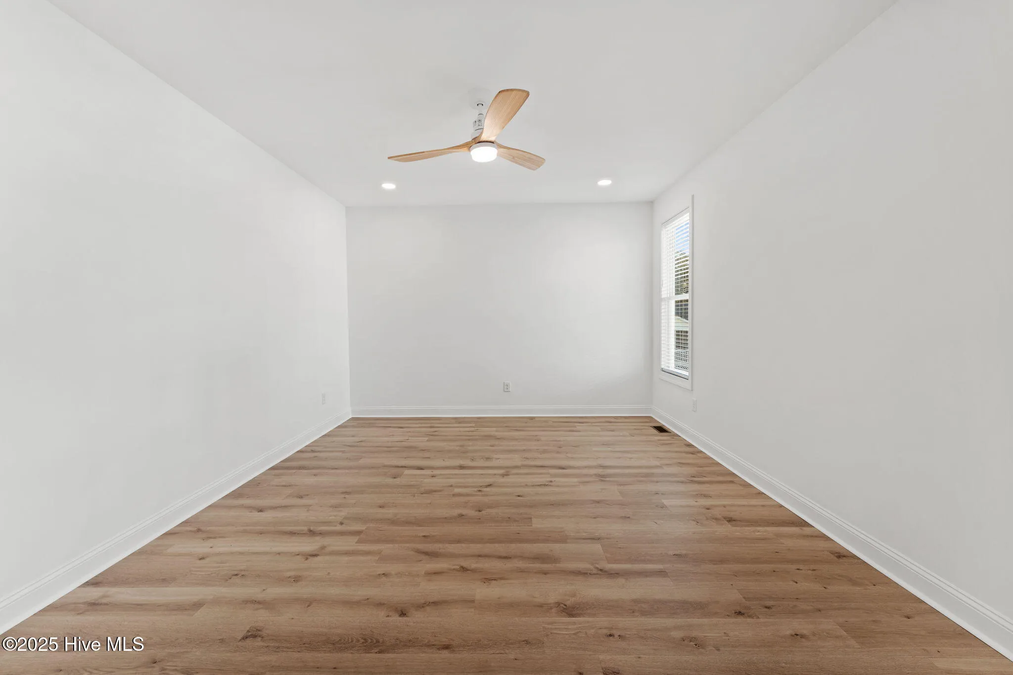 Oak Island, North Carolina 28465, United States, 4 Bedrooms Bedrooms, ,3 BathroomsBathrooms,Residential,Active,239080