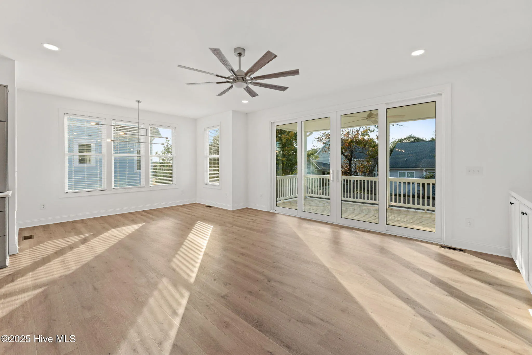 Oak Island, North Carolina 28465, United States, 4 Bedrooms Bedrooms, ,3 BathroomsBathrooms,Residential,Active,239080