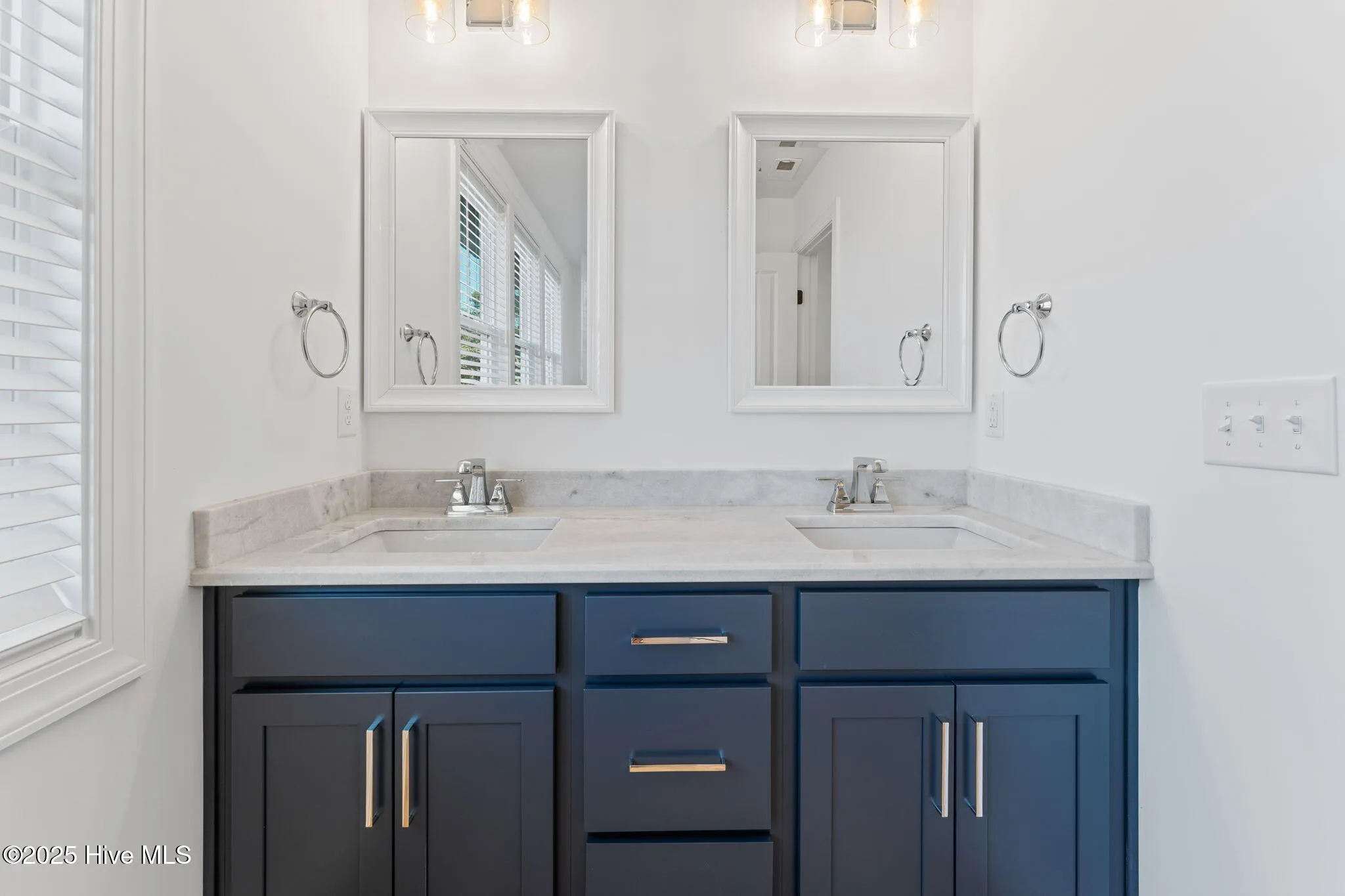 Oak Island, North Carolina 28465, United States, 4 Bedrooms Bedrooms, ,3 BathroomsBathrooms,Residential,Active,239080