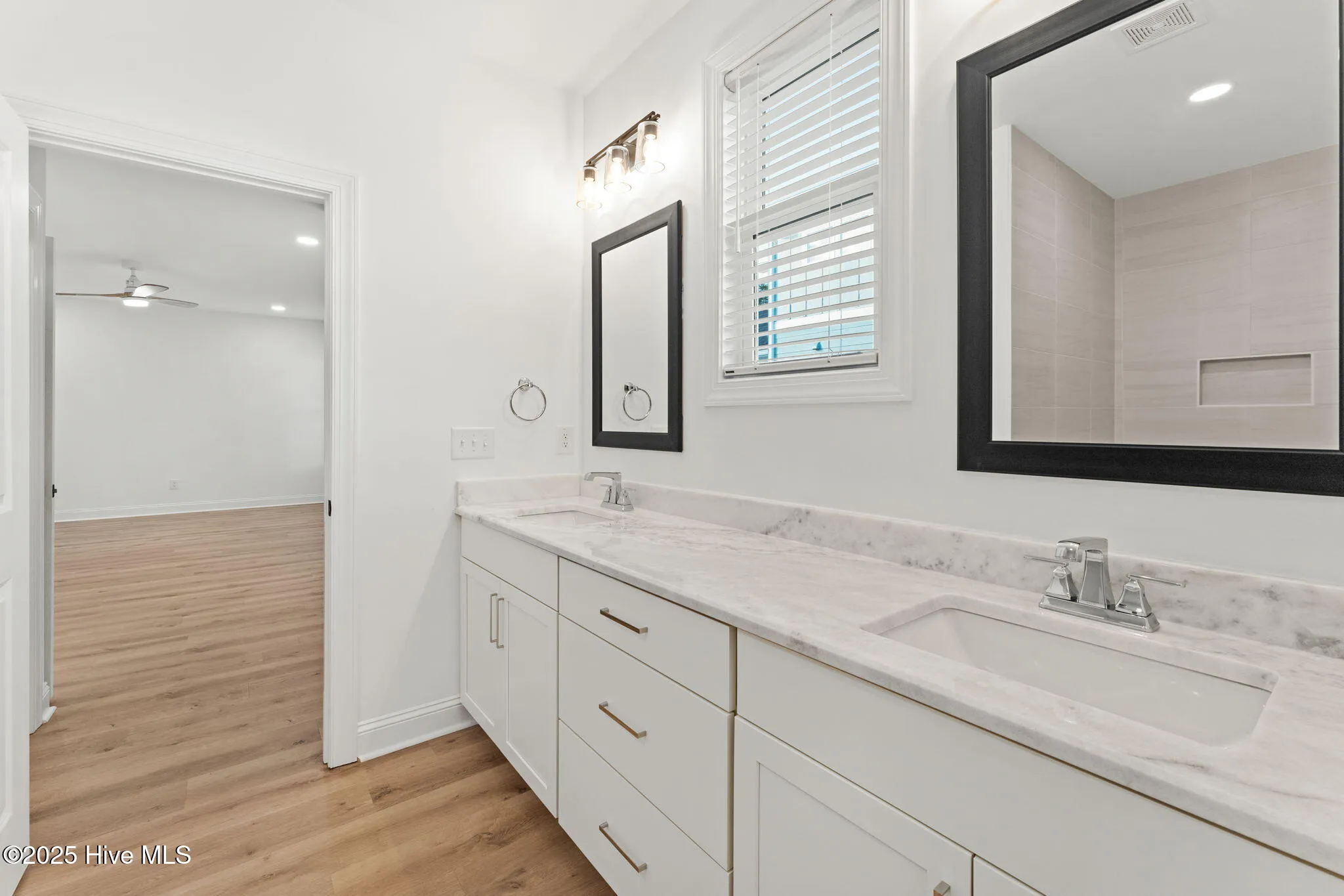 Oak Island, North Carolina 28465, United States, 4 Bedrooms Bedrooms, ,3 BathroomsBathrooms,Residential,Active,239080