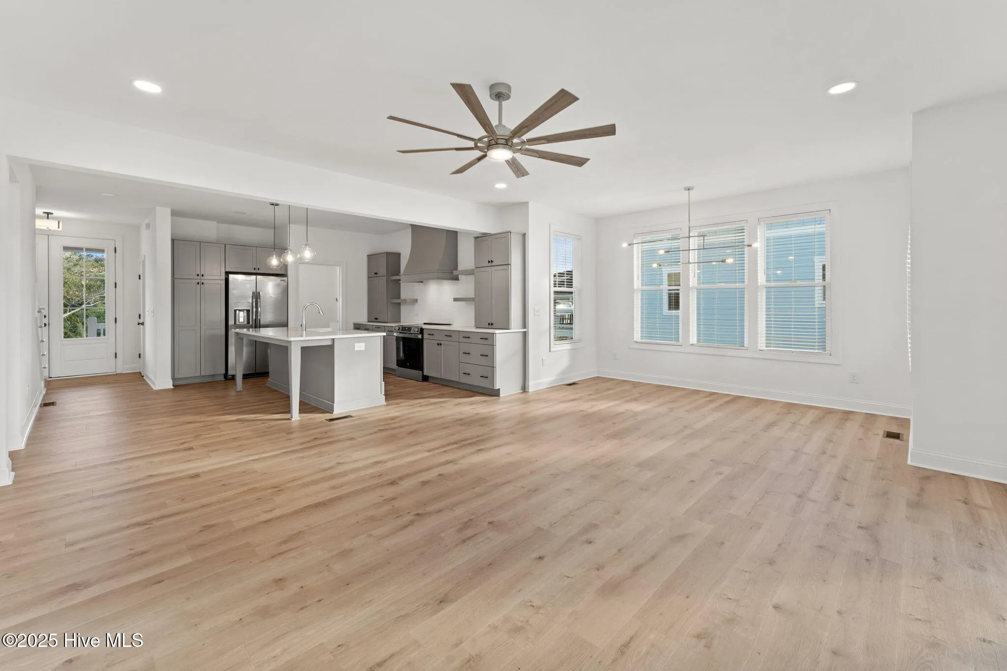 Oak Island, North Carolina 28465, United States, 4 Bedrooms Bedrooms, ,3 BathroomsBathrooms,Residential,Active,239080