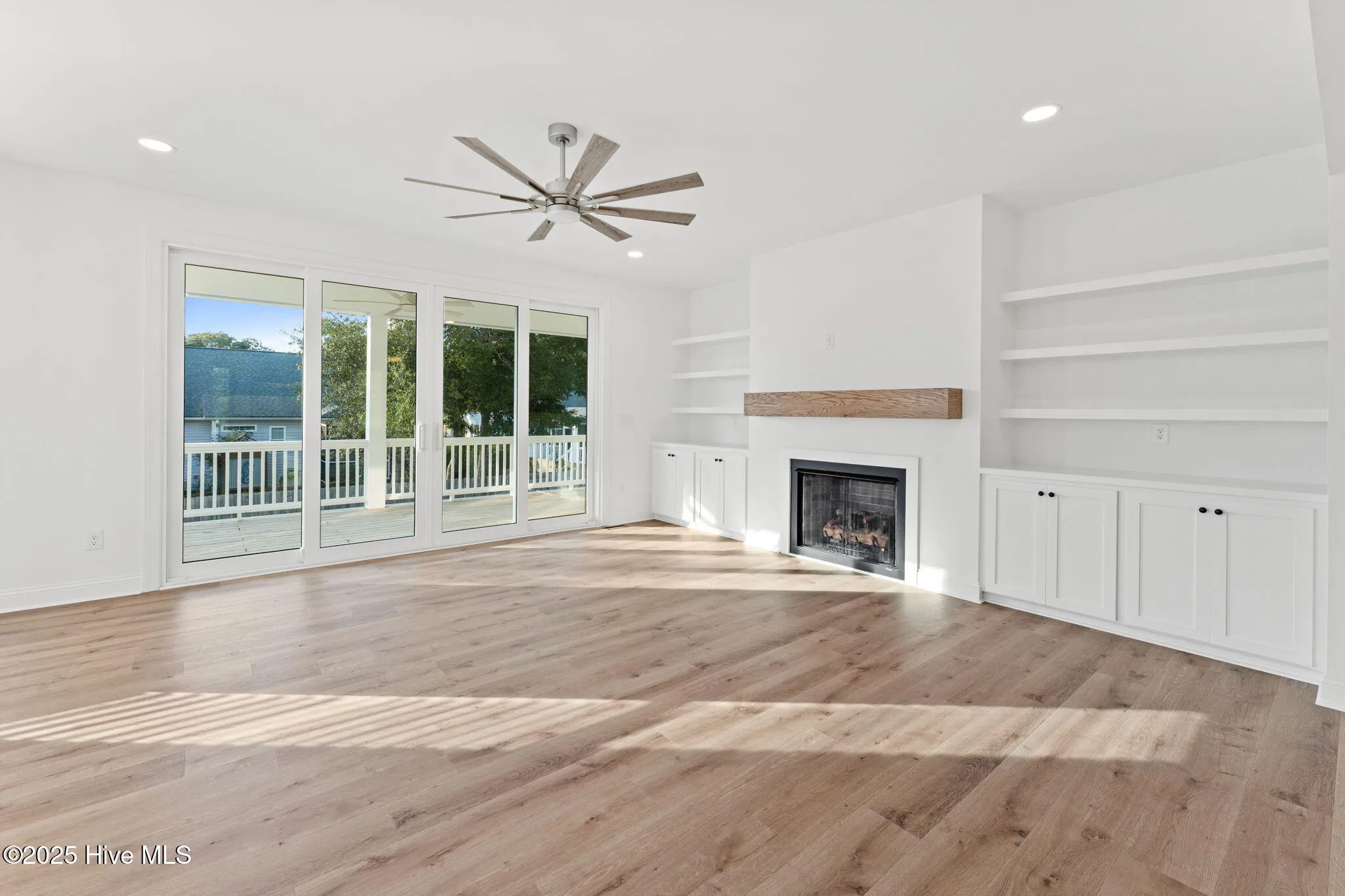 Oak Island, North Carolina 28465, United States, 4 Bedrooms Bedrooms, ,3 BathroomsBathrooms,Residential,Active,239080