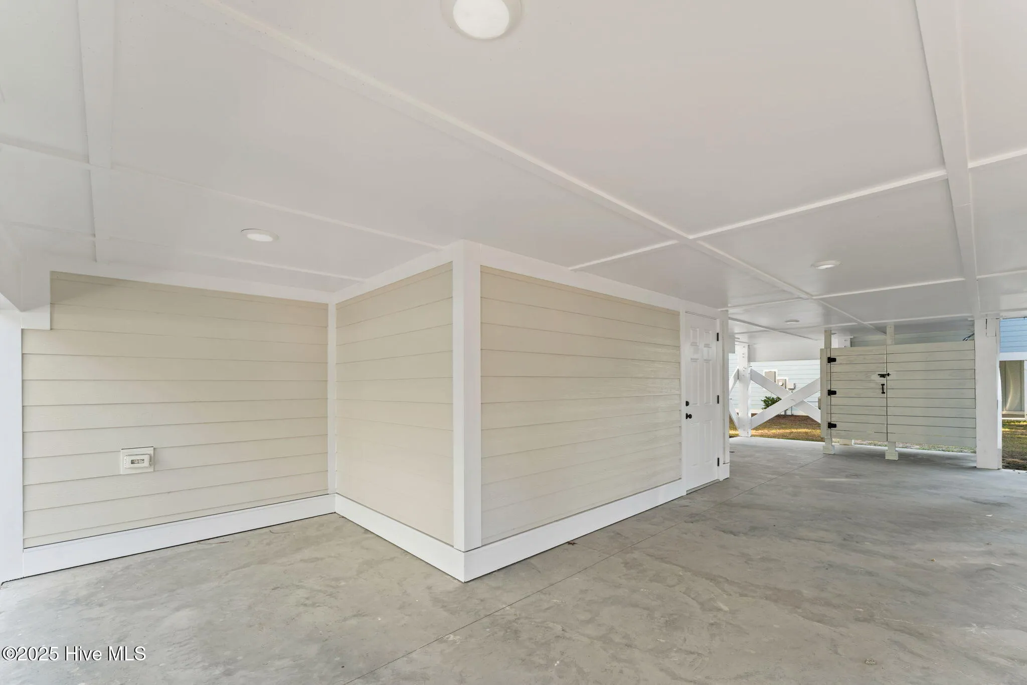 Oak Island, North Carolina 28465, United States, 4 Bedrooms Bedrooms, ,3 BathroomsBathrooms,Residential,Active,239080