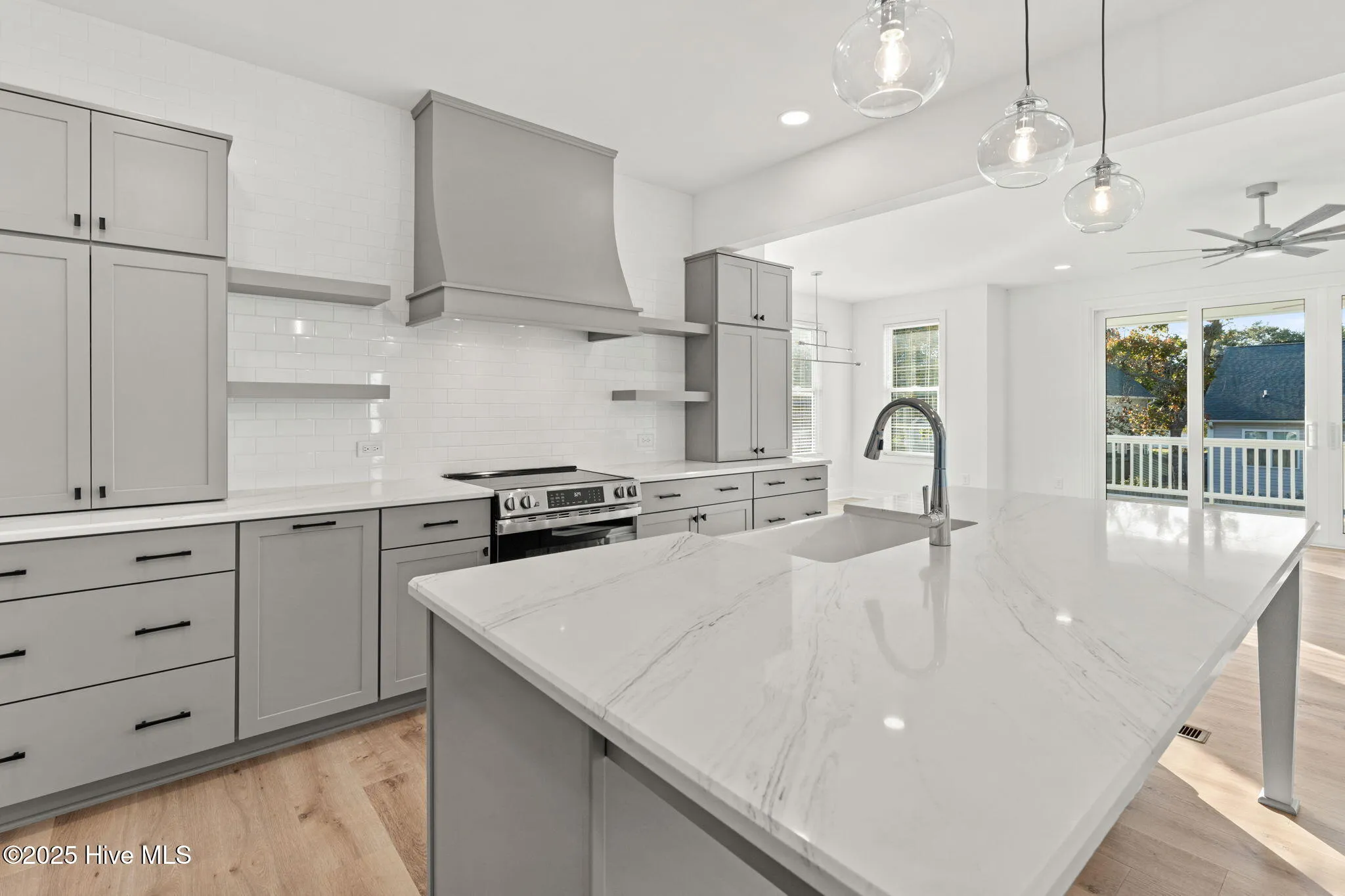 Oak Island, North Carolina 28465, United States, 4 Bedrooms Bedrooms, ,3 BathroomsBathrooms,Residential,Active,239080