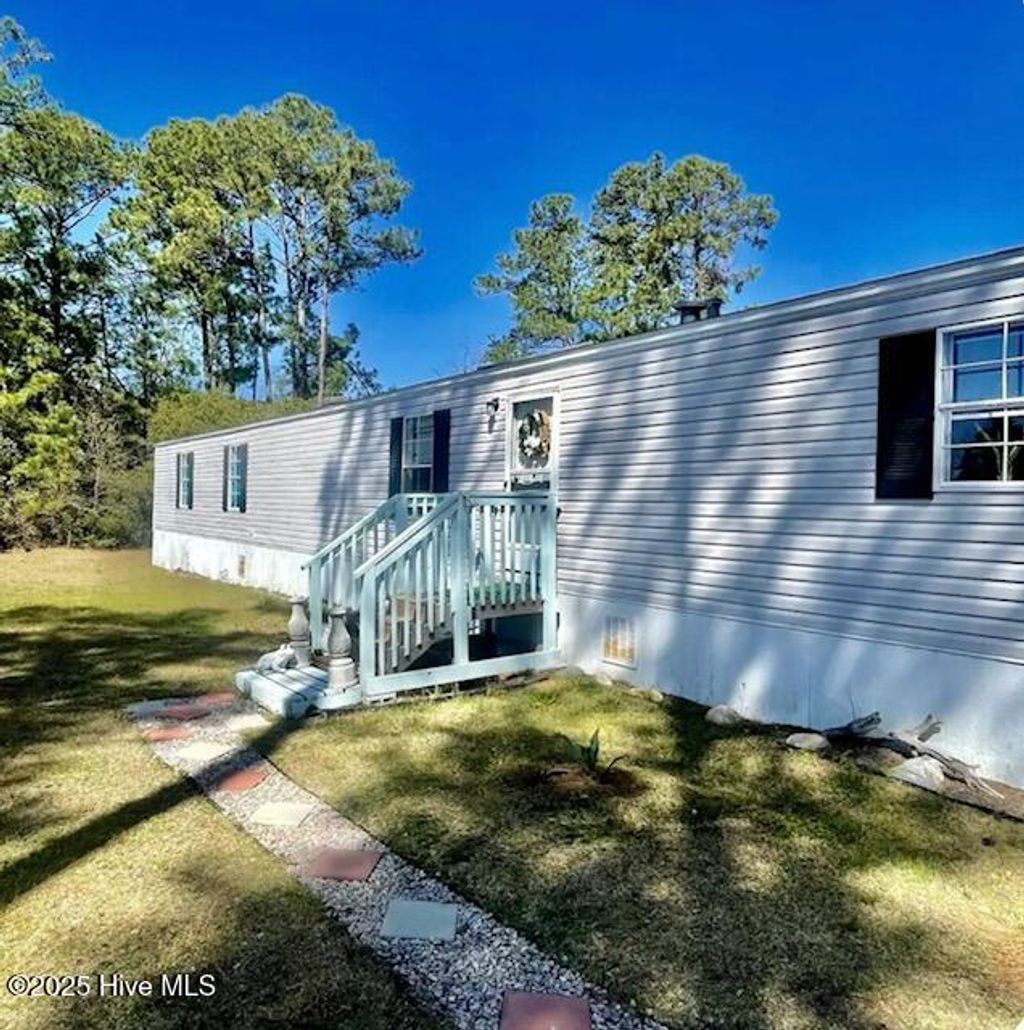 Photo of 106 Lee Court, Swansboro, NC 28584 (MLS # 100516036)