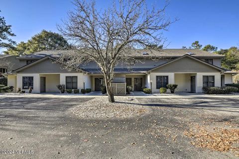 Townhouse in Sunset Beach NC 228 Clubhouse Road.jpg