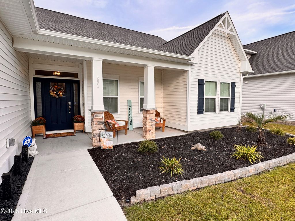 Photo of 281 W Weatherbee Way, Hampstead, NC 28443 (MLS # 100533438)
