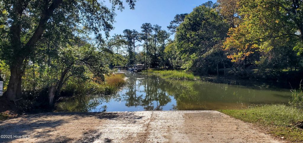 Photo of 609 Bayshore Drive, Wilmington, NC 28411 (MLS # 100539150)