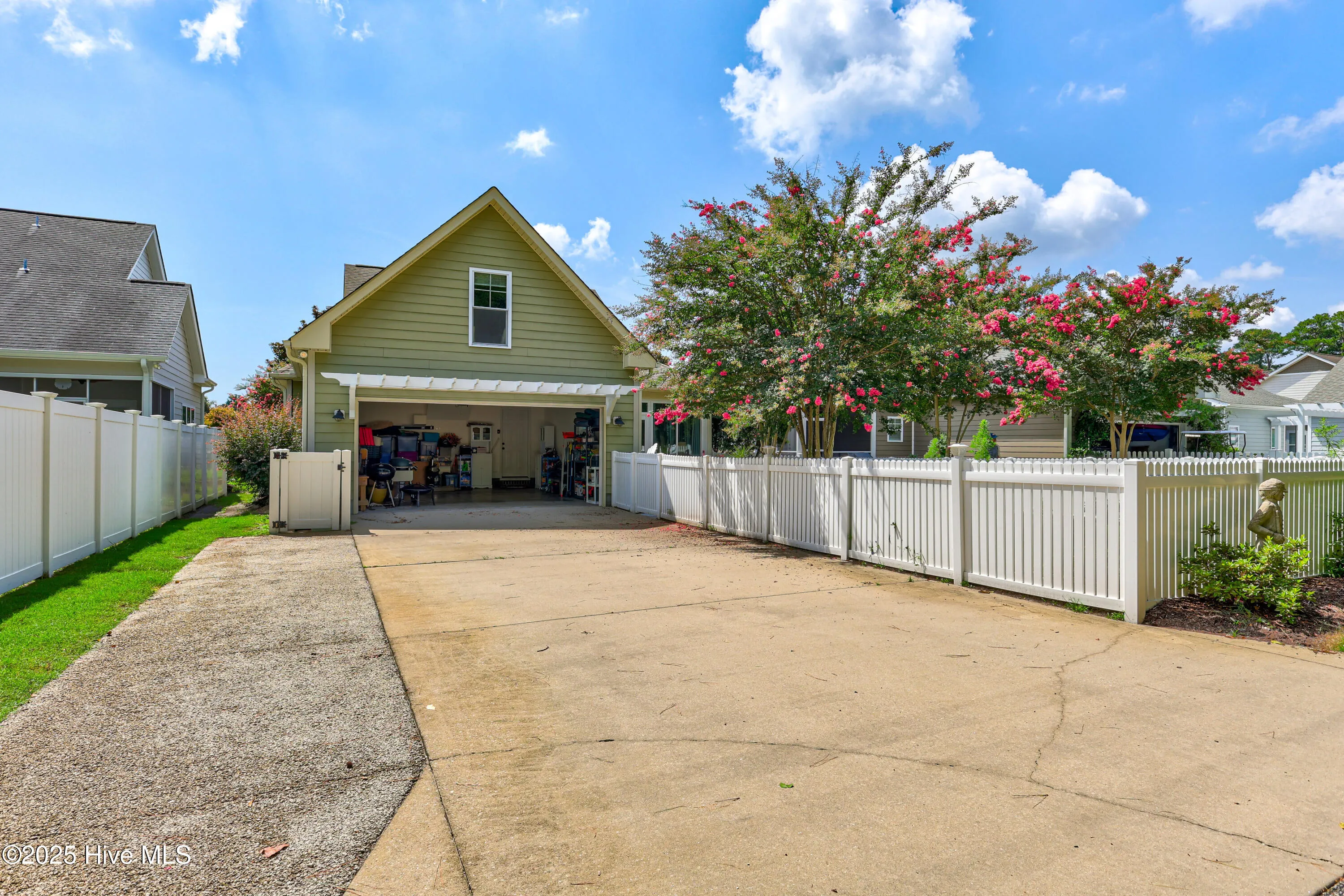Wilmington, North Carolina 28411, United States, 4 Bedrooms Bedrooms, ,2 BathroomsBathrooms,Residential,Active,172912