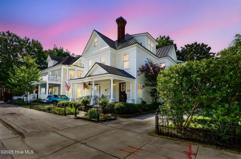 207 Broad Street New Bern NC 28560