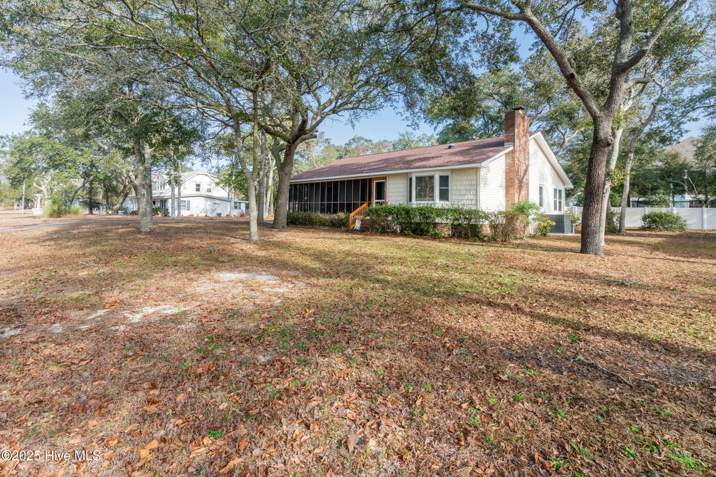 Photo of 108 NE 41st Street, Oak Island, NC 28465 (MLS # 100516538)