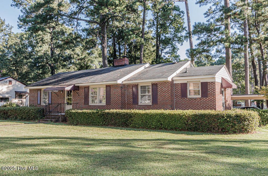 Photo of 300 Briarcliff Road, Rocky Mount, NC 27804 (MLS # 100528297)