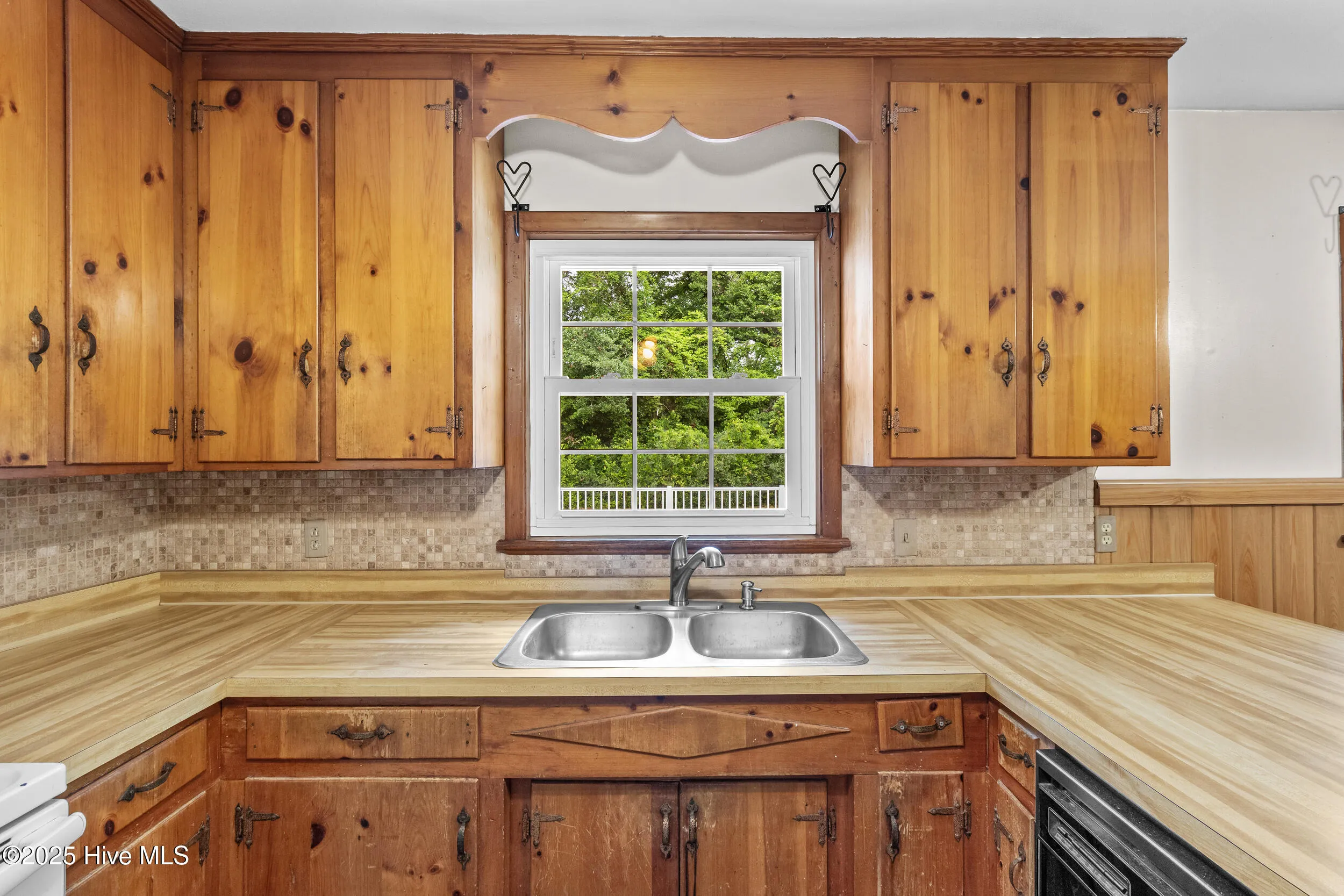 Wilmington, North Carolina 28405, United States, 3 Bedrooms Bedrooms, ,2 BathroomsBathrooms,Residential,Pending,157223