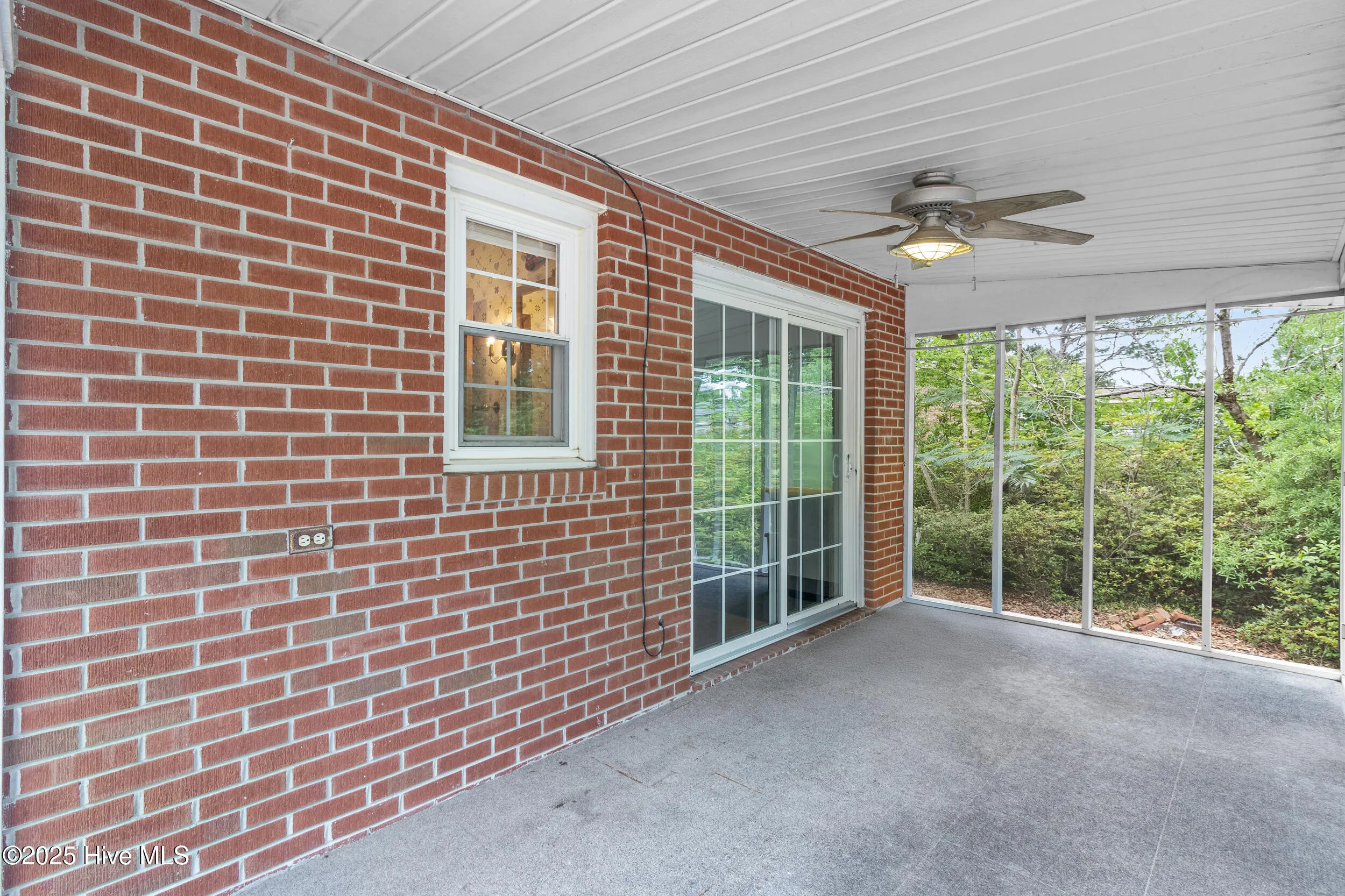 Wilmington, North Carolina 28405, United States, 3 Bedrooms Bedrooms, ,2 BathroomsBathrooms,Residential,Pending,157223