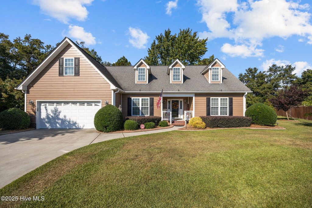 Photo of 402 Meadowlark Drive, Winterville, NC 28590 (MLS # 100532246)