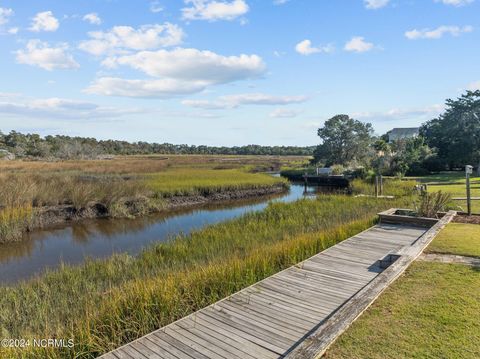 A home in Oak Island