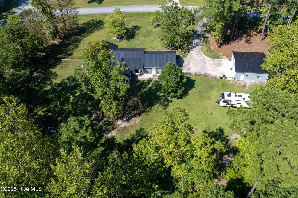 Photo of 102 Ridgewood Trail, New Bern, NC 28560 (MLS # 100531859)