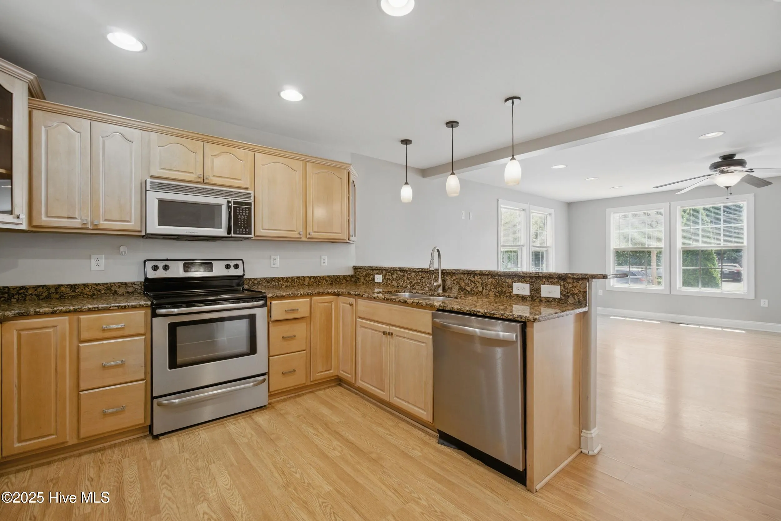 Elizabeth City, North Carolina 27909, United States, 3 Bedrooms Bedrooms, ,2 BathroomsBathrooms,Residential,Pending,123547