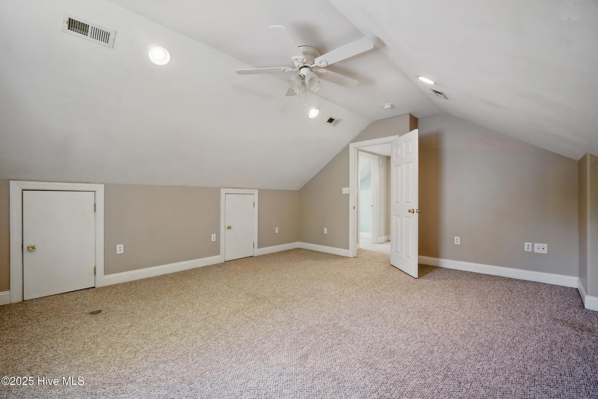 Elizabeth City, North Carolina 27909, United States, 3 Bedrooms Bedrooms, ,2 BathroomsBathrooms,Residential,Pending,123547