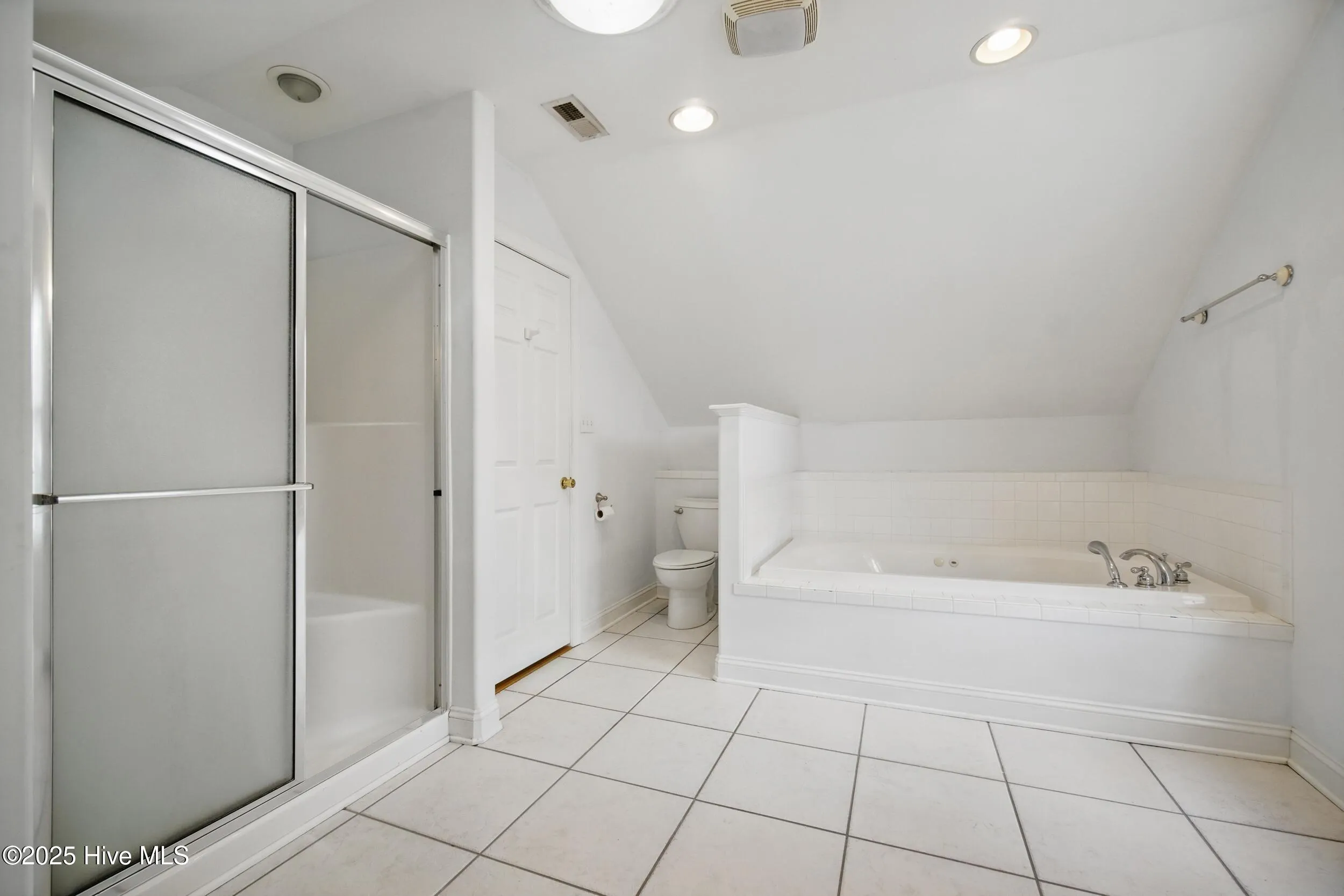 Elizabeth City, North Carolina 27909, United States, 3 Bedrooms Bedrooms, ,2 BathroomsBathrooms,Residential,Pending,123547