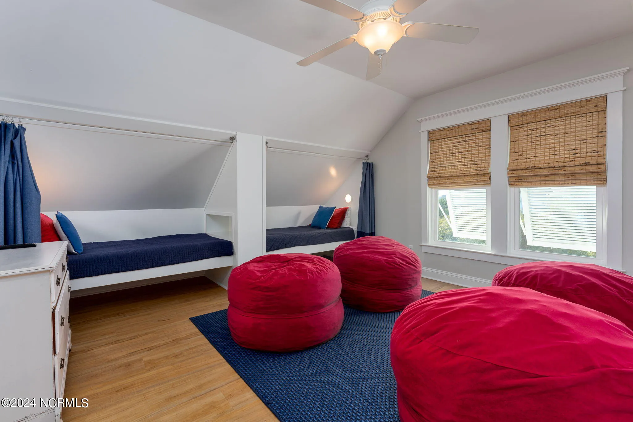 Surf City, North Carolina 28445, United States, 4 Bedrooms Bedrooms, ,3 BathroomsBathrooms,Residential,Pending,8886