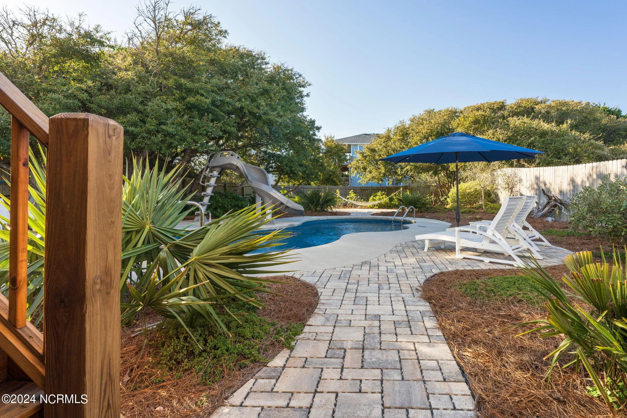 Surf City, North Carolina 28445, United States, 4 Bedrooms Bedrooms, ,3 BathroomsBathrooms,Residential,Pending,8886