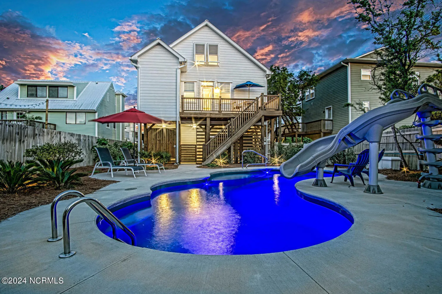 Surf City, North Carolina 28445, United States, 4 Bedrooms Bedrooms, ,3 BathroomsBathrooms,Residential,Pending,8886