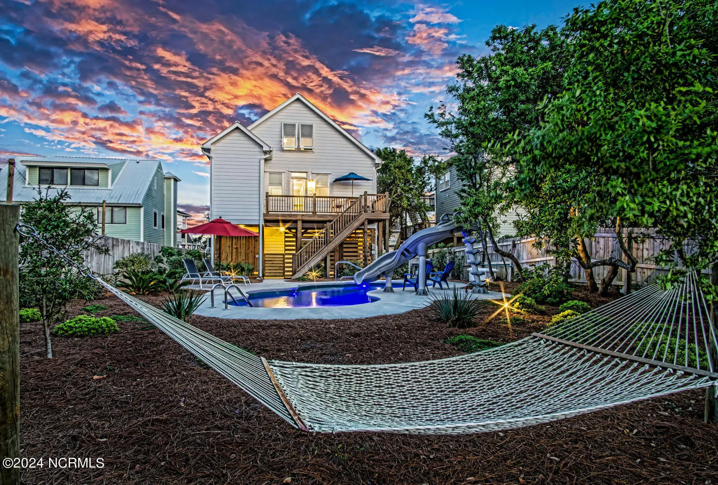 Surf City, North Carolina 28445, United States, 4 Bedrooms Bedrooms, ,3 BathroomsBathrooms,Residential,Pending,8886