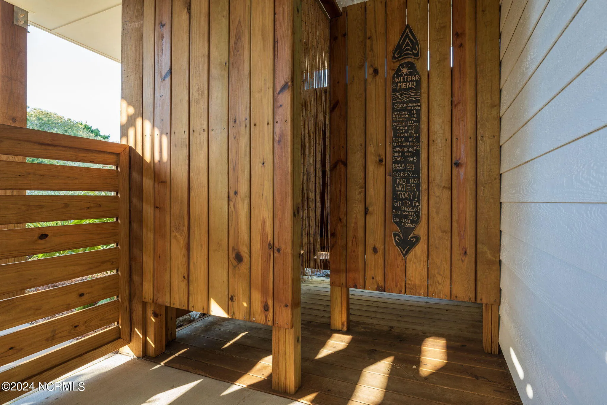 Surf City, North Carolina 28445, United States, 4 Bedrooms Bedrooms, ,3 BathroomsBathrooms,Residential,Pending,8886