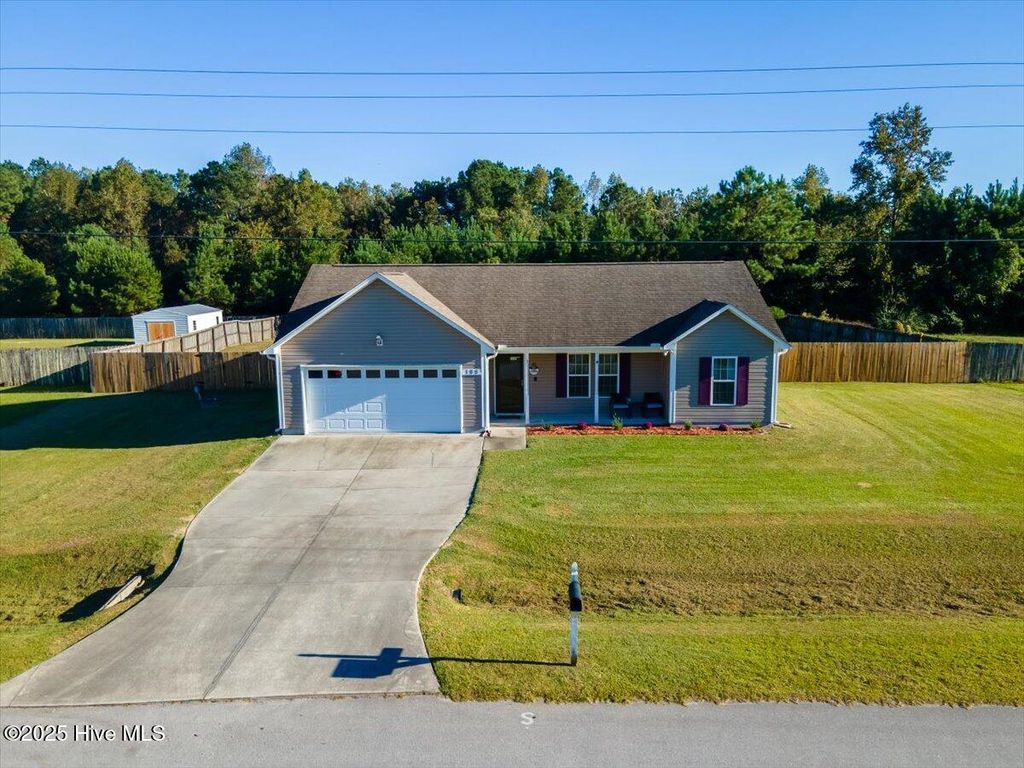 Photo of 105 Farmgate Drive, Richlands, NC 28574 (MLS # 100537077)