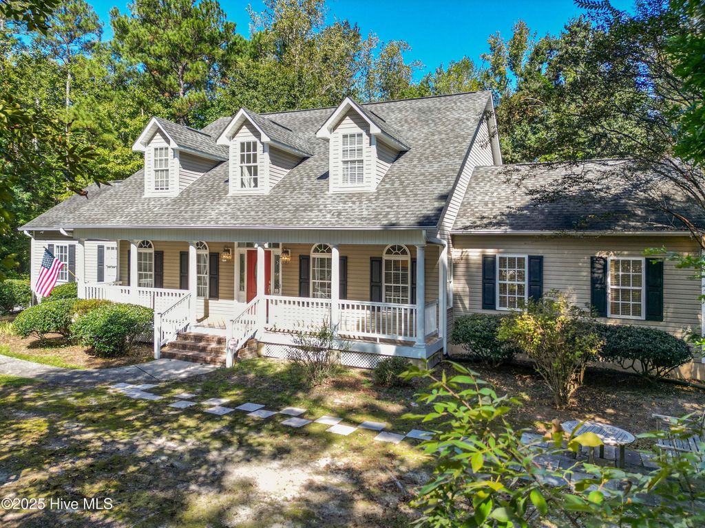 Photo of 136 S Belvedere Drive, Hampstead, NC 28443 (MLS # 100537413)