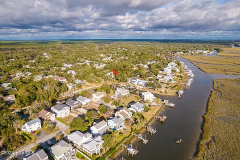 A home in Oak Island