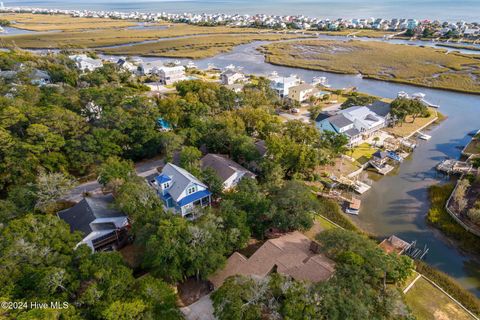 A home in Oak Island