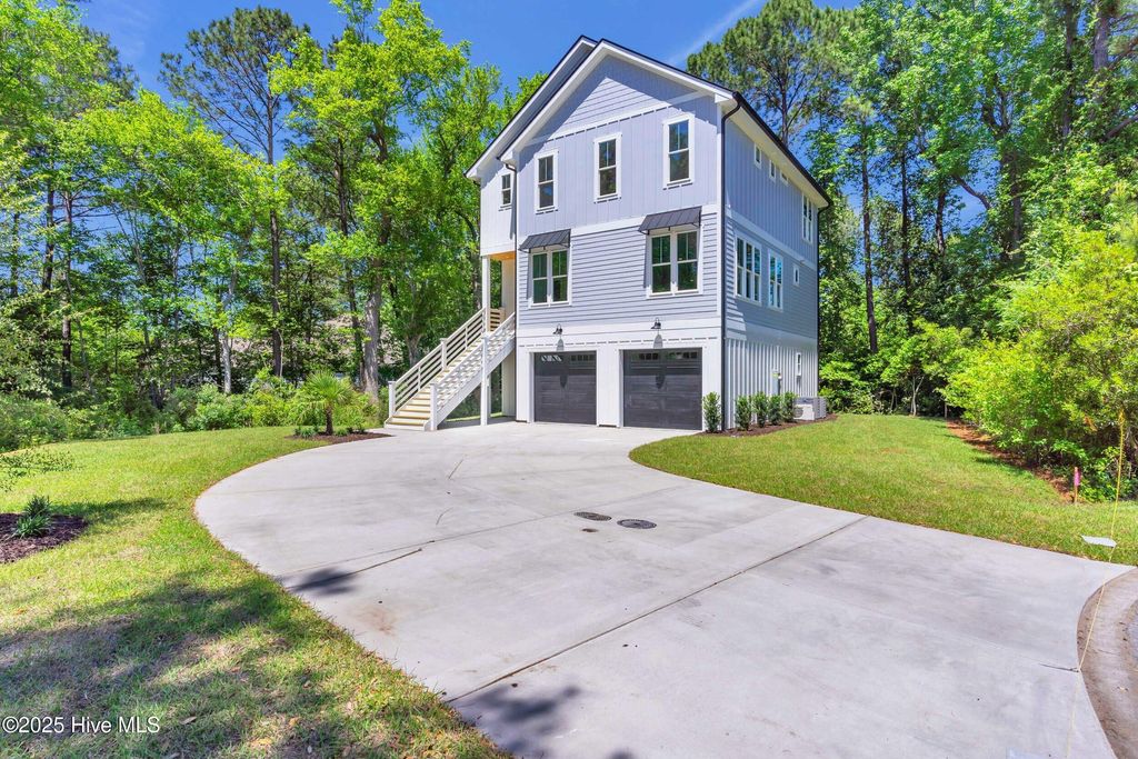 Photo of 124 N Brig Drive, Hampstead, NC 28443 (MLS # 100501521)