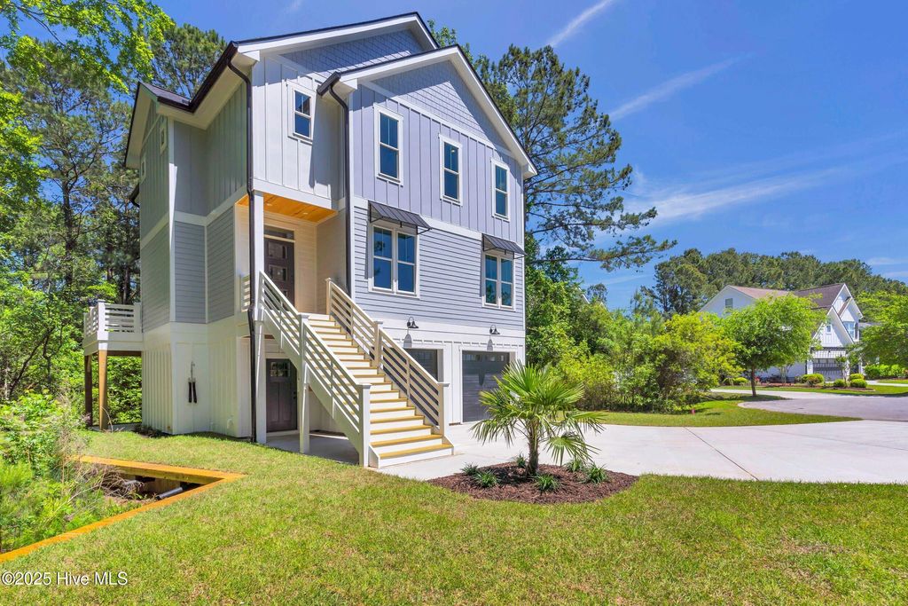 Photo of 124 N Brig Drive, Hampstead, NC 28443 (MLS # 100501521)