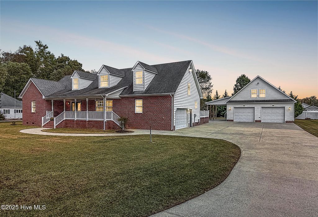 Photo of 106 Fox Lane, Moyock, NC 27958 (MLS # 100536615)
