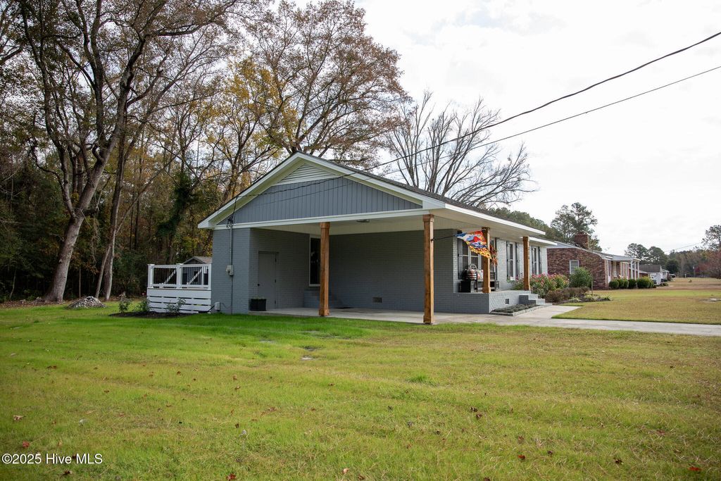 Photo of 316 Old Lumberton Road, Whiteville, NC 28472 (MLS # 100542481)