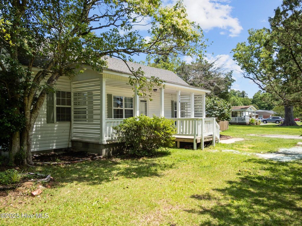 Photo of 579 Hubert Boulevard, Hubert, NC 28539 (MLS # 100513899)