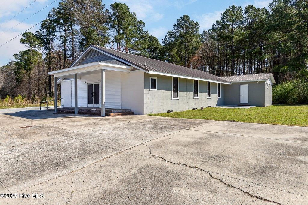 Photo of 1233 Haw Branch Road, Beulaville, NC 28518 (MLS # 100534696)