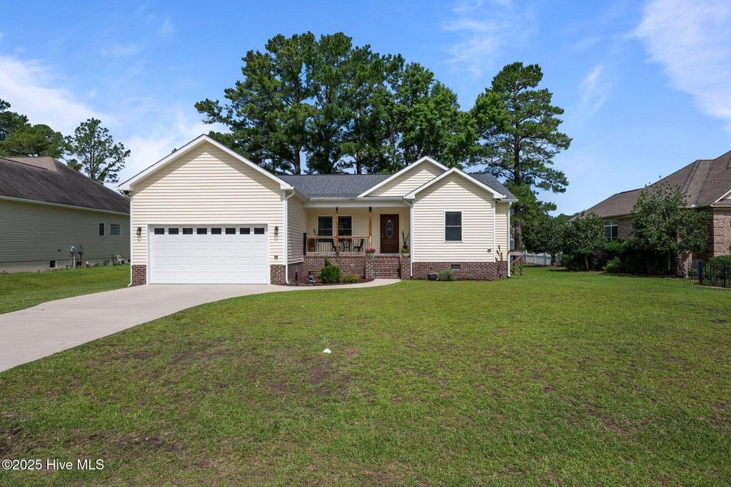 Photo of 907 Sea Holly Court, New Bern, NC 28560 (MLS # 100514732)