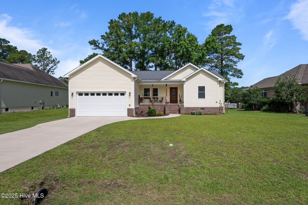 Photo of 907 Sea Holly Court, New Bern, NC 28560 (MLS # 100514732)