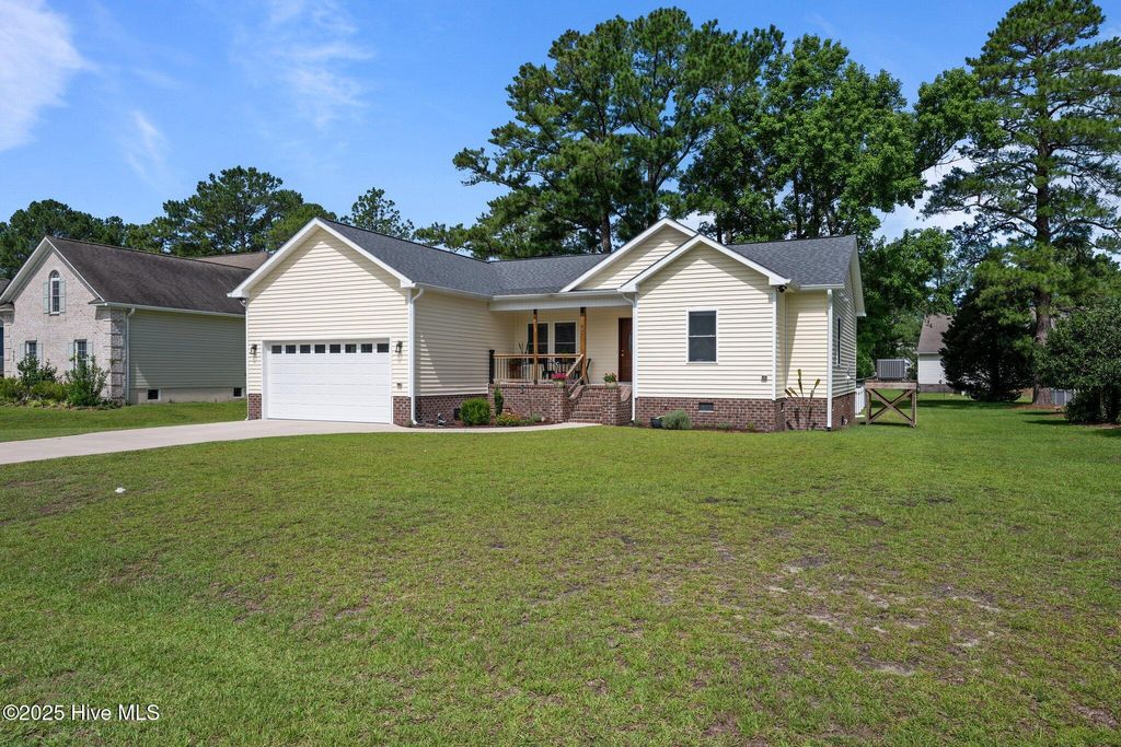 Photo of 907 Sea Holly Court, New Bern, NC 28560 (MLS # 100514732)