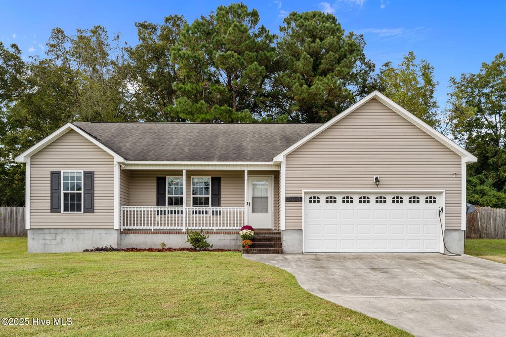 Photo of 309 Otter Creek Court, Richlands, NC 28574 (MLS # 100535453)