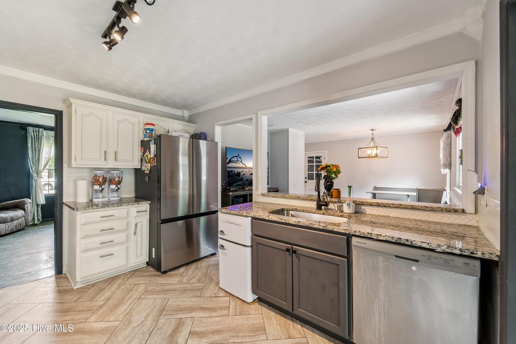 Photo of 109 E Doris Avenue, Jacksonville, NC 28540 (MLS # 100524316)
