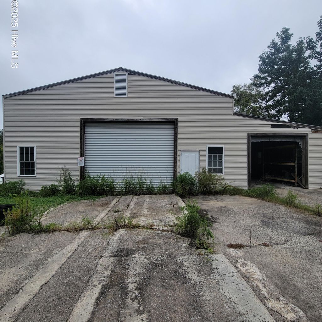 Photo of 6816 Nc Hwy. 53 E, Burgaw, NC 28425 (MLS # 100528002)