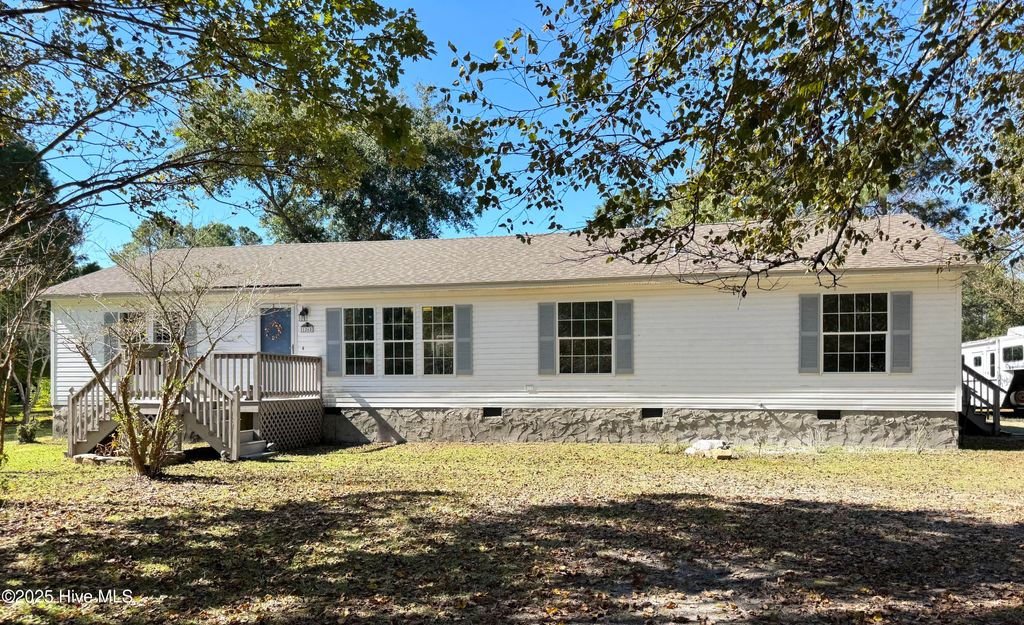 Photo of 1265 Gilbert Road SE, Bolivia, NC 28422 (MLS # 100537174)
