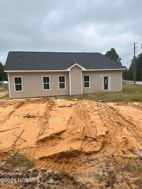 A home in Raeford