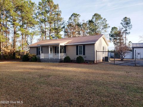 A home in Lake Waccamaw