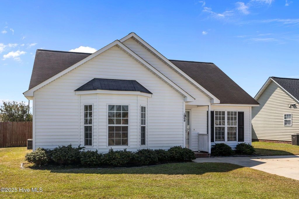 Photo of 1008 Penncross Drive, Greenville, NC 27834 (MLS # 100532042)